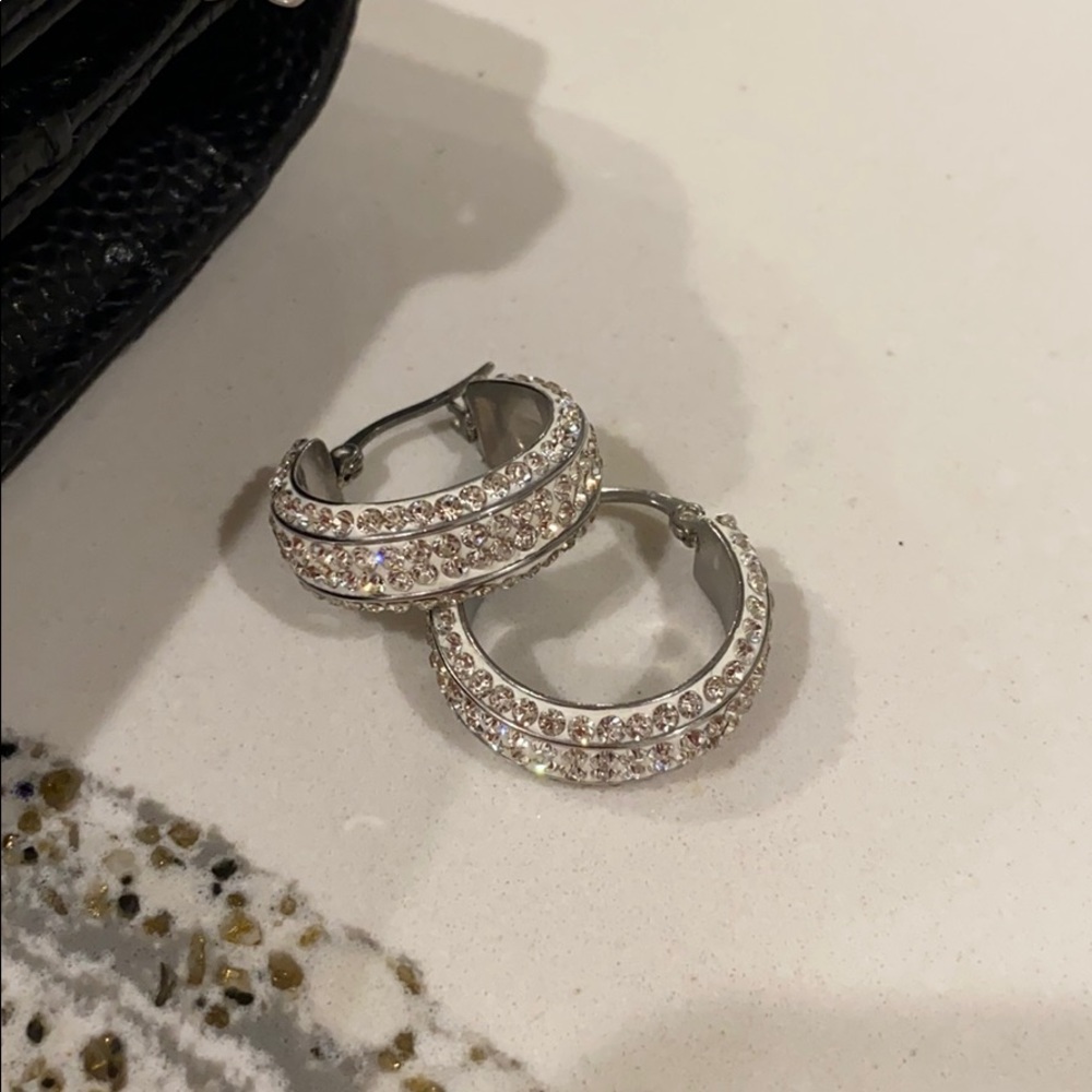 Beautiful earrings - Picture 2 of 6